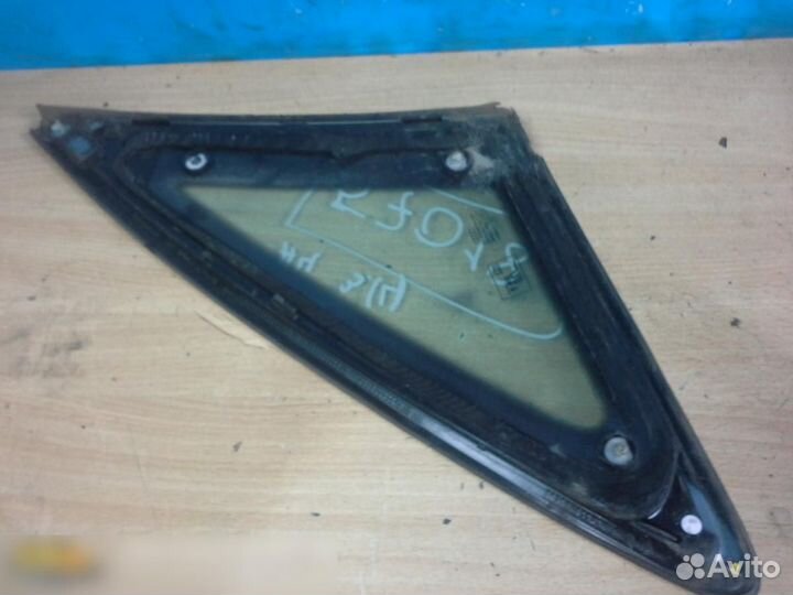 Стекло кузовное глухое левое Audi A4 B8 2007-2015