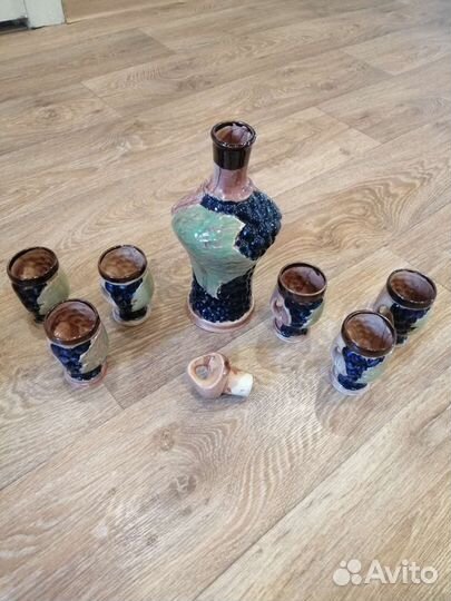 Графин со стаканами для вина