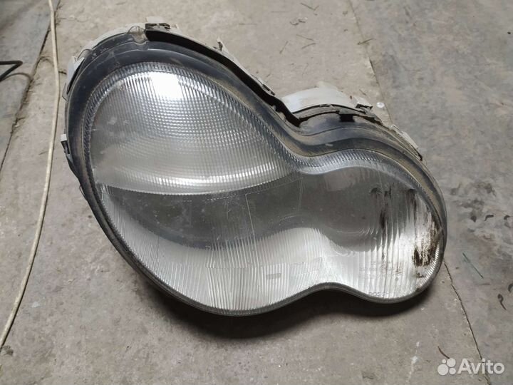 Mercedes benz фара правая - левая