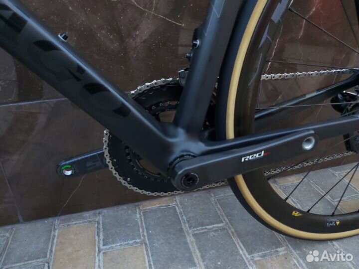 Карбоновый шоссейный велосипед colnago v2-r