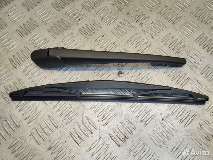 Задний дворник Mitsubishi Pajero 4