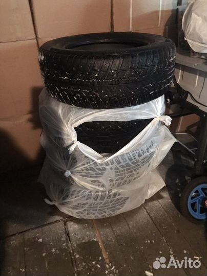 Kumho I'Zen Stud Snow KW11 265/60 R18