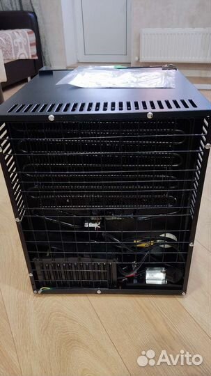 Холодильник-минибар от известного немецкого бренда