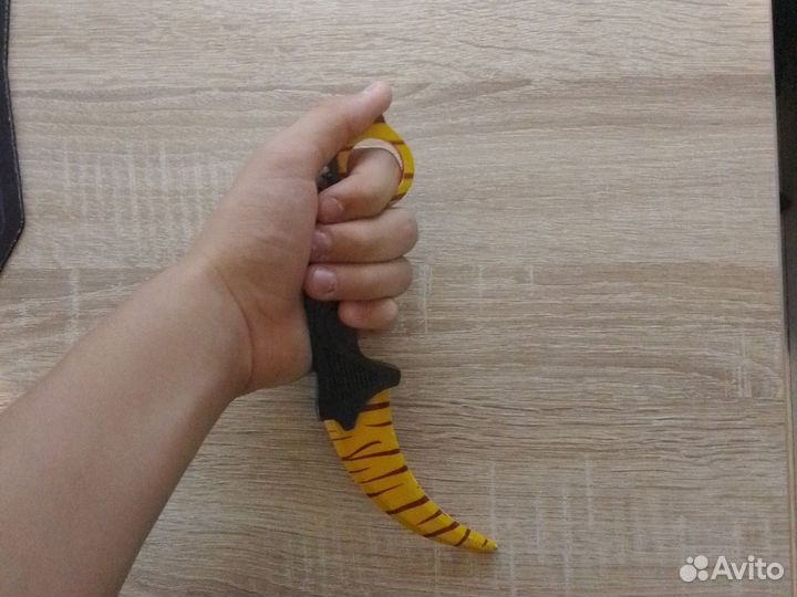 Деревянный керамбит