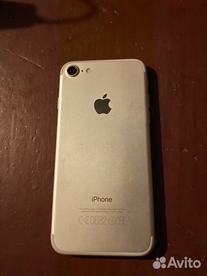 Телефон iPhone 7