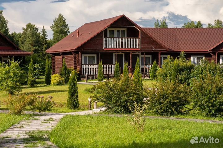 Действующая база отдыха в Пушкинских горах