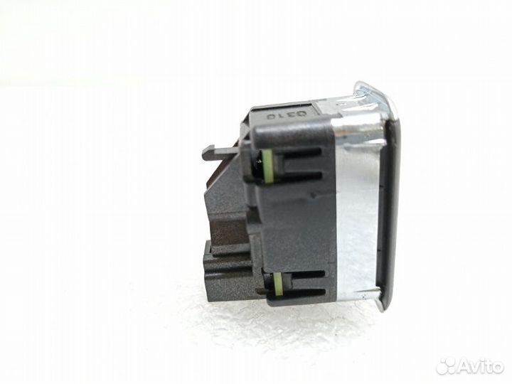 Кнопка стеклоподъемника задняя правая