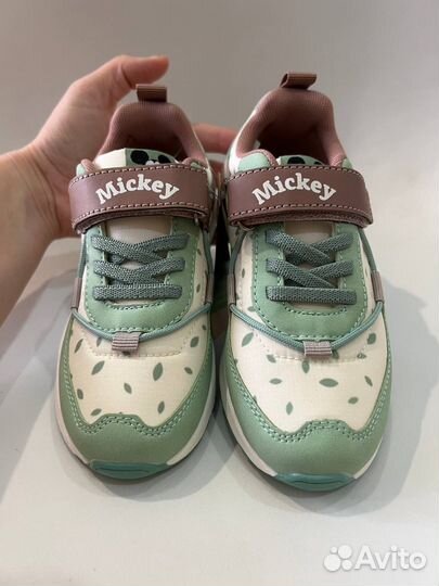 Кроссовки disney