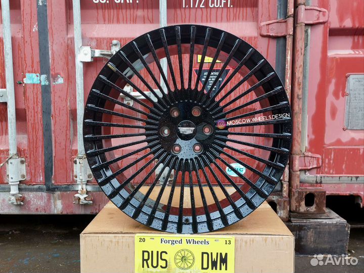 Кованые диски R24 на Cadillac Escalade