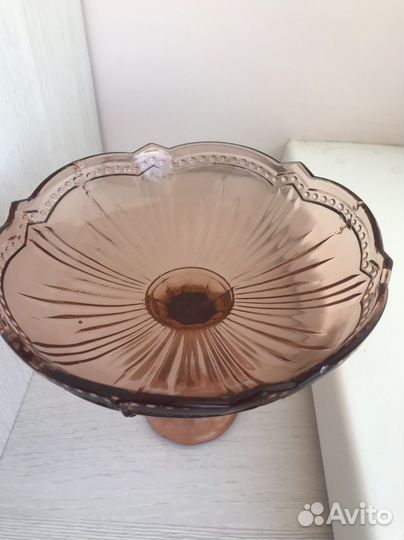 Вазочка на ножке карамельное стекло