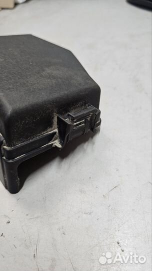 Крышка блока предохранителей Hyundai Solaris 1