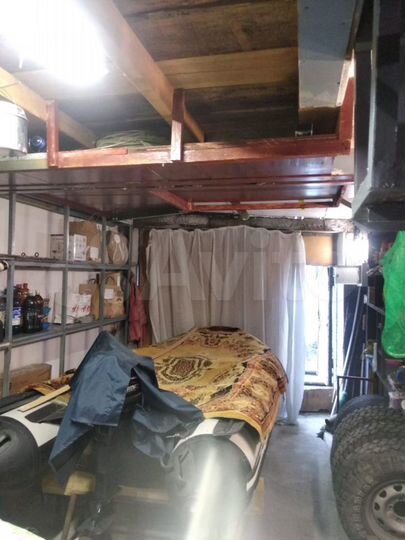 Гараж, > 30 м²