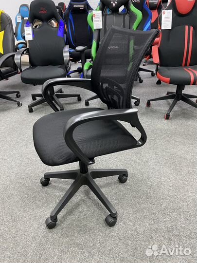 Офисное кресло