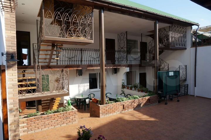 Коттедж 340 м² на участке 6 сот.