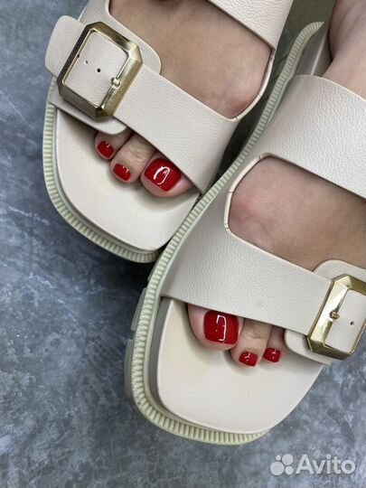 Маникюр и педикюр