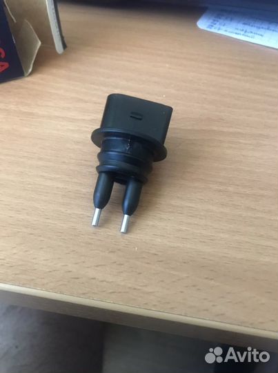 Датчик уровня жидкости омывания стекла