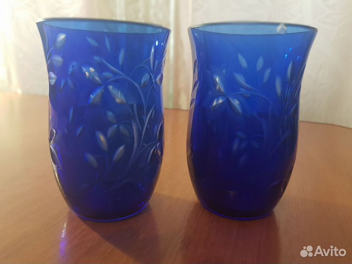 Стаканы,ваза,цветное стекло