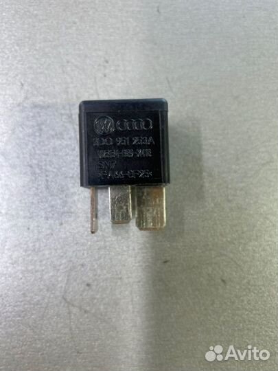 Реле Volkswagen Touareg 7L6 BHK 2006/7