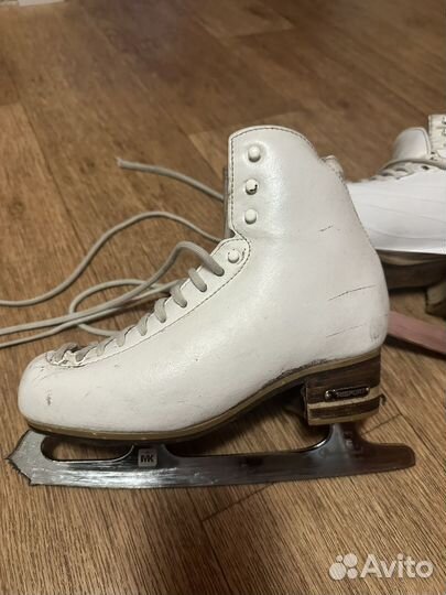 Коньки 235 для фигурного катания проф Risport