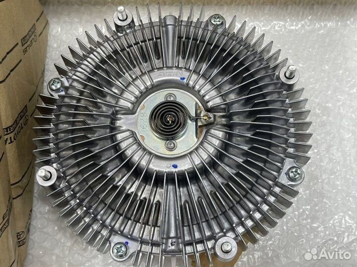 Термомуфта вентилятора UR Toyota Land Cruiser 200