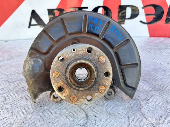 Кулак передний правый Golf 5 Plus 2.0