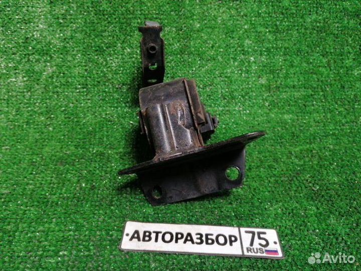 Подушка коробки передач Toyota Opa ZCT10 1zzfe