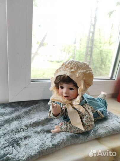 Кукла фарфоровая коллекционная