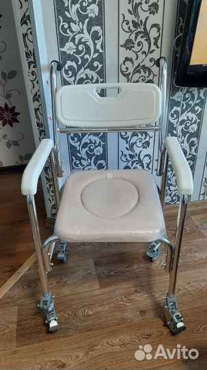 Кресло стул с санитарным оснащением