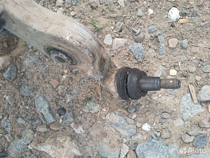 Рычаг передний левый Audi A4 В7