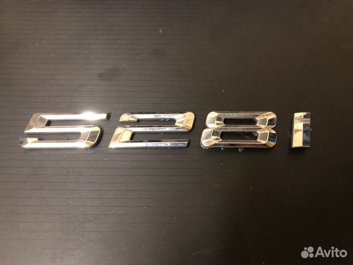 Эмблема на крышку багажника для BMW