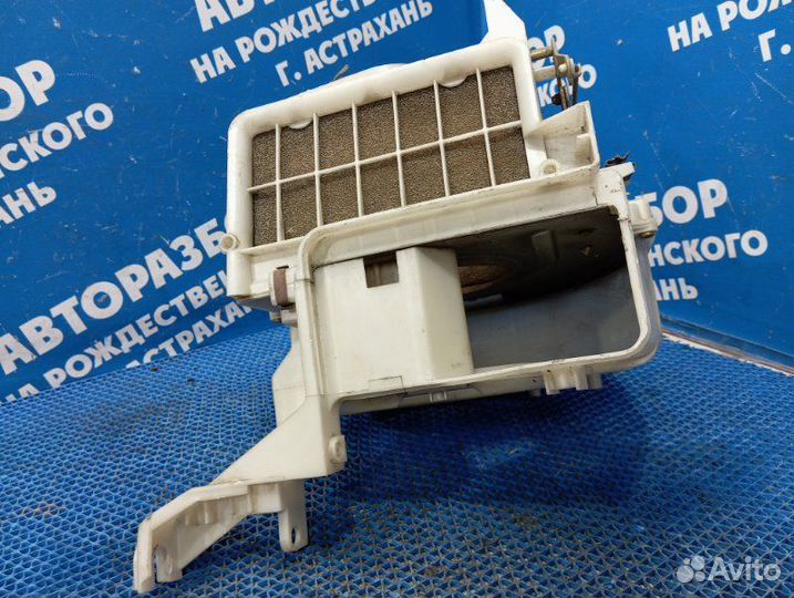 Корпус мотора печки Mitsubishi Colt купе 4G92 1999