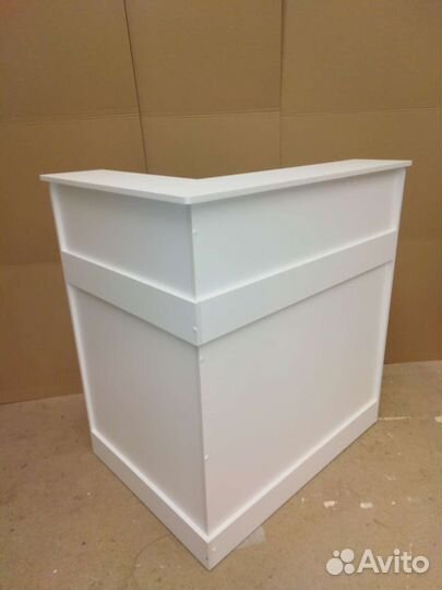 Стойка ресепшн 1200*1000*1200 угловой