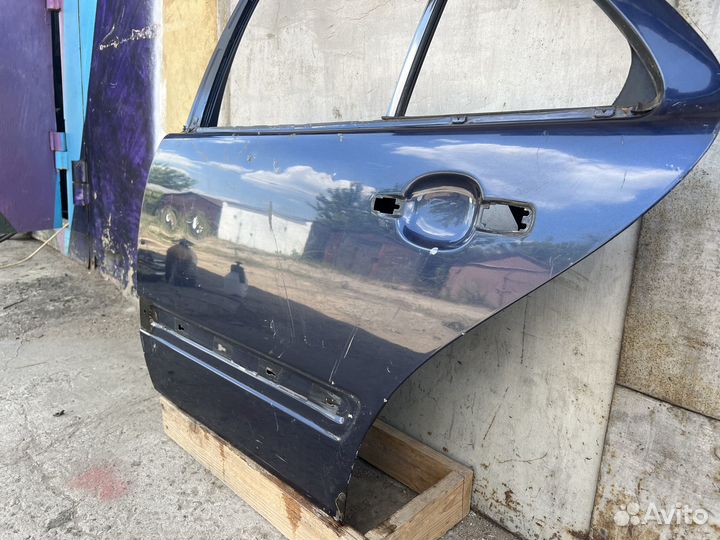 Дверь задняя левая Mercedes W210