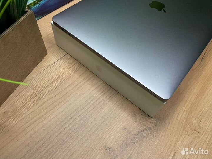 Macbook Pro 15 2019 i7 Мощный