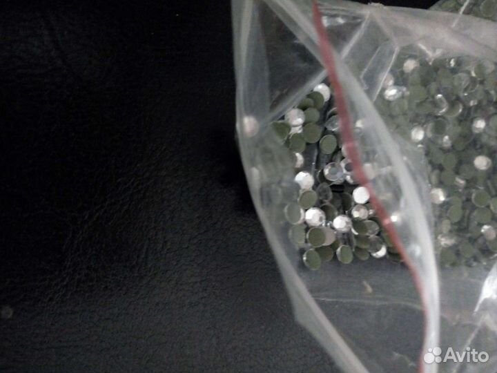 Для рукоделия бисер, камушки, фурнитура для обуви