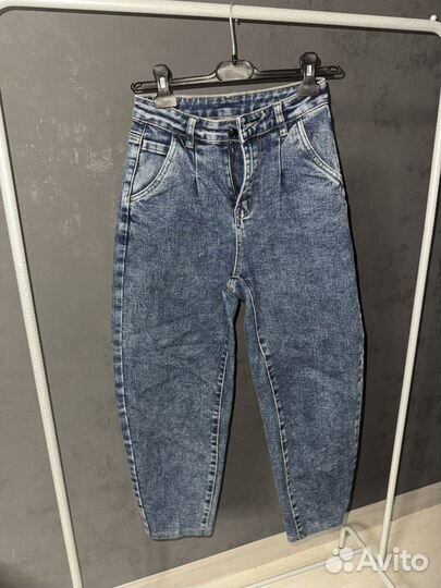 Джинсы бананы женские