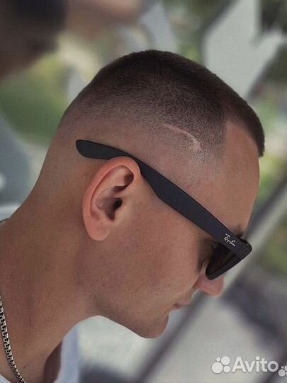 Барбер, парикмахер, мужская стрижка