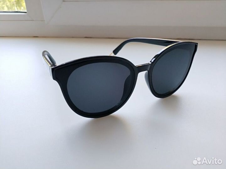Новые очки солнцезащитные в ассортименте
