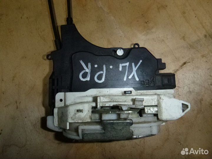 Замок двери передней правой mitsubishi outlander X