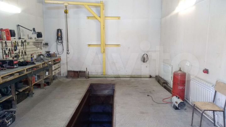 Гараж, > 30 м²