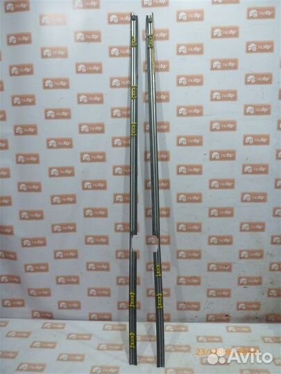 Молдинг на крышу Mitsubishi Outlander CU5W 4G69