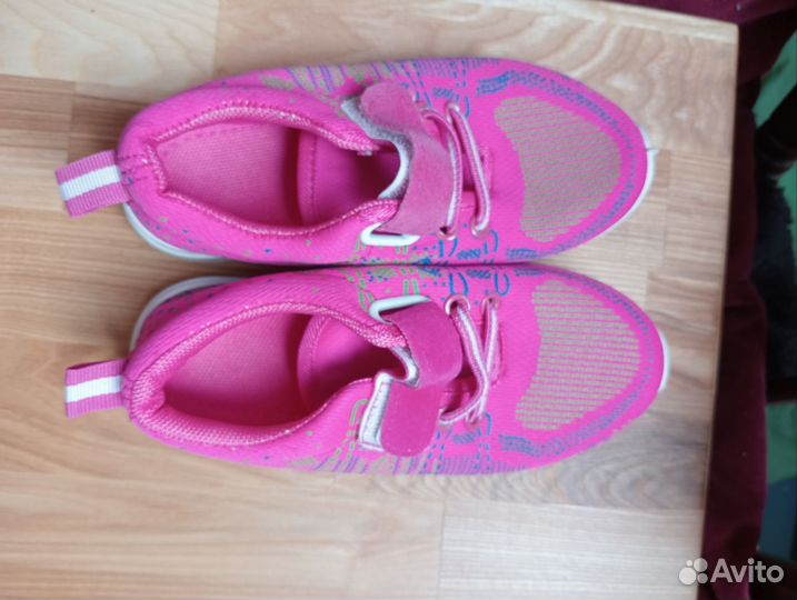 Кроссовки для девочки 28