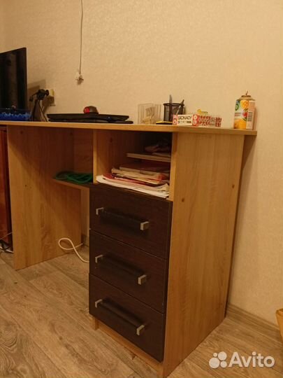 Письменный стол