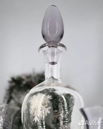 Графин и бокалы для вина