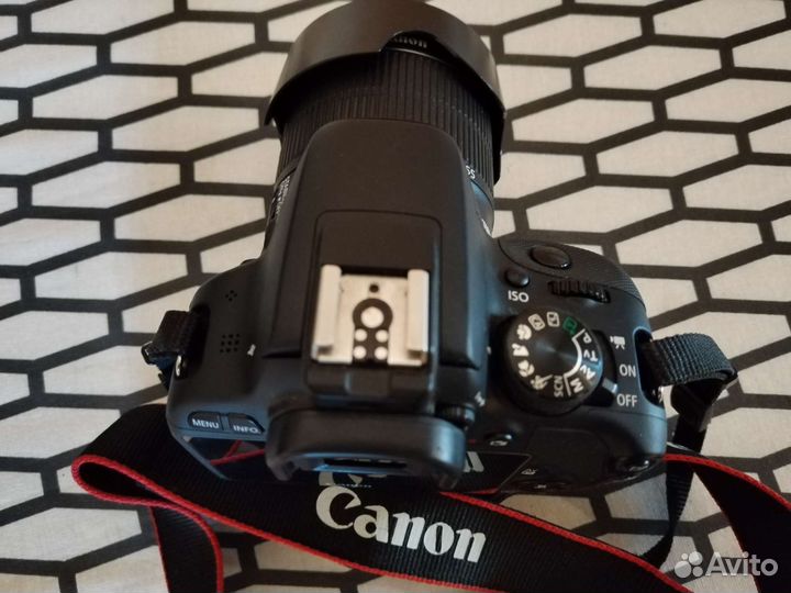 Зеркальный фотоаппарат Canon 100d