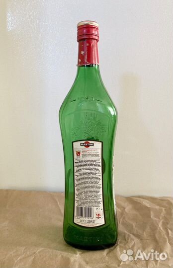 Пустая бутылка Martini