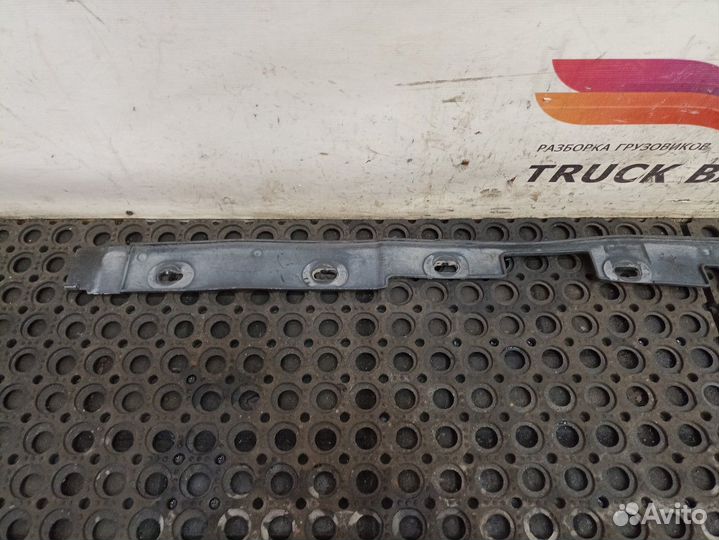 Накладка бампера левая Man TGX