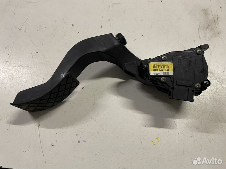 Педаль газа АКПП бензин Volkswagen Passat B5+