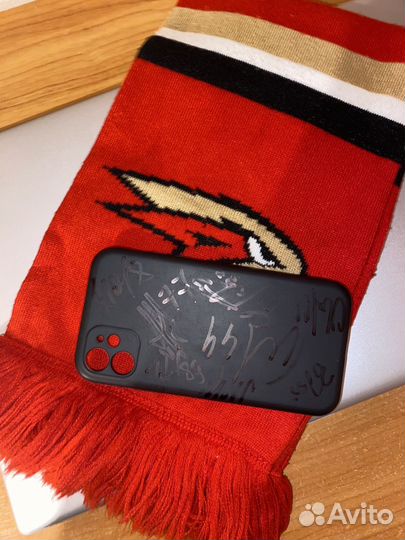 Чехол на iPhone 11 с автографами Авангарда