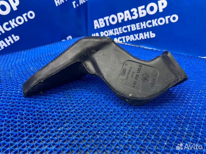 Воздуховод Audi A6C5 седан 2000